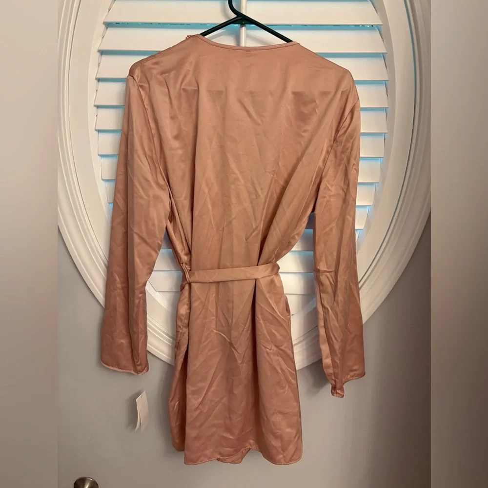 NWT Flora Nikrooz Blush Pink Satin Wrap Short Robe Women Size L/XL Sleep